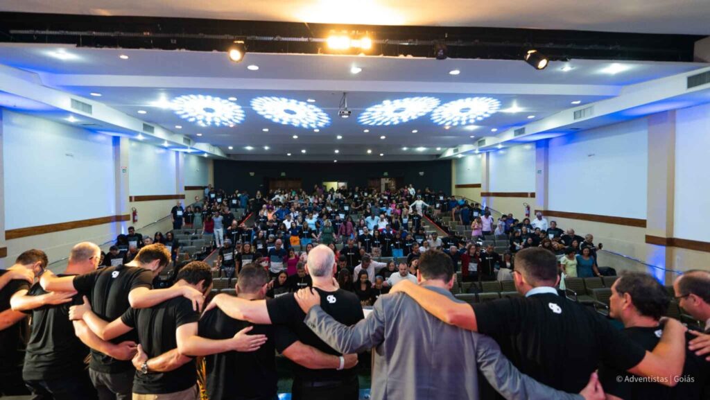 Treinamento de pequenos grupos enfatiza “Missão e Discipulado”, em Goiás